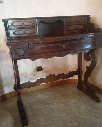 Scrittoio in legno antico