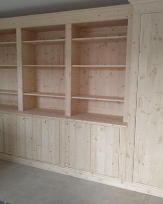 libreria con armadietto in abete massello cerato