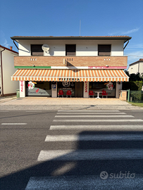 Pizzeria d'asporto attività