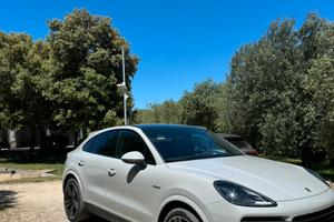 Porsche CAYENNE COUPE E-hybrid