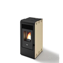 Stufa a pellet EVA CALOR modello RITA 9,5 kW