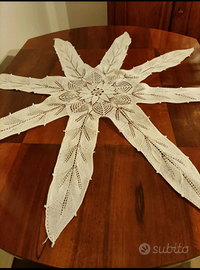 Centro tavola lavorato a mano ai ferri