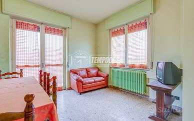 GOLASECCA - TRILOCALE IN CENTRO CON BOX