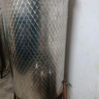 contenitori in acciaio inox per vino e olio
