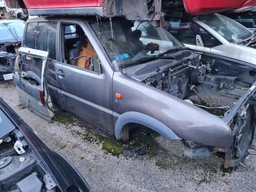 Ricambi NISSAN TERRANO II 4X4 2664cc 1997