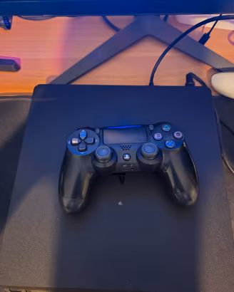 PlayStation 4 Slim 500GB con Controller e Cavi 