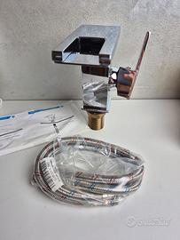 Rubinetto miscelatore lavabo a cascata cromato