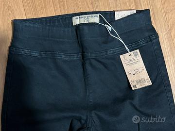 Jeans NUOVI. con cartellino S