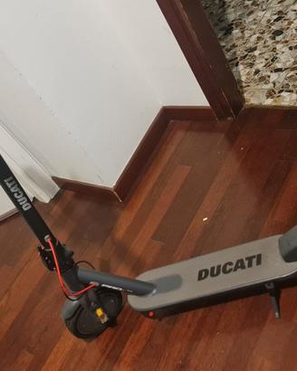monopattino ducati 