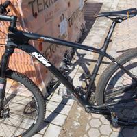 Bici Ktm in carbonio