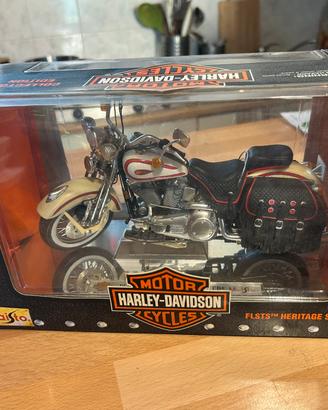 Modellino Moto Harley-Davidson FLSTS 1:10