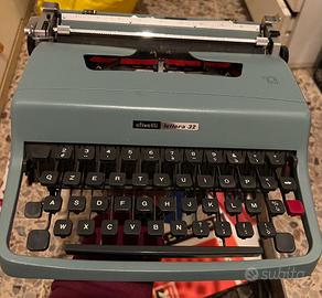 Macchina da sscrivere OLIVETTI