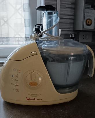 Robot da cucina completo di tutti i suoi accessori