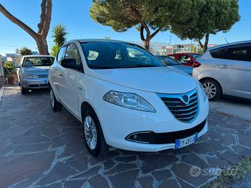 Lancia Ypsilon 0.9 TwinAir 85 CV 5 porte Metano Ec
