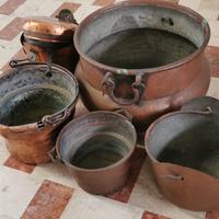 Vasi e pentole in rame 