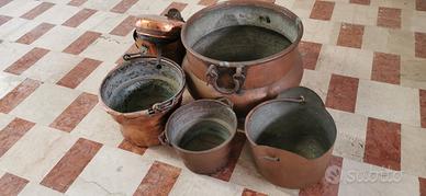Vasi e pentole in rame 