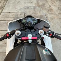 YAMAHA R6 (solo pista)