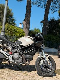 Monster 696+ bianco perla