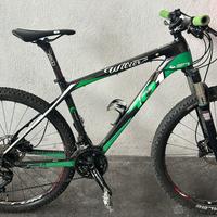 Bellssima bicicletta in carbonio