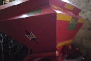 Spandiconcime LeLy 500 L