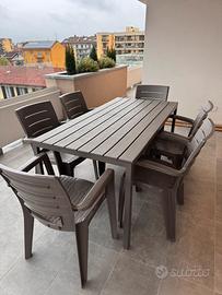 Tavolo rettangolare e 6 sedie