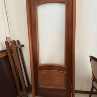 Porta in legno di noce nazionale