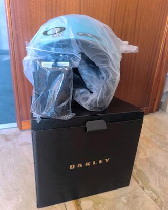 Casco Oakley modello 2026