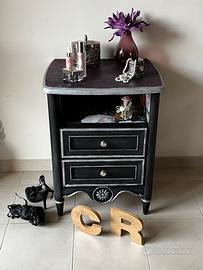 Comodino pezzo unico