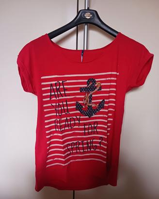 T.Shirt rossa con stampe stradivarius tg.M