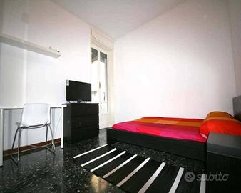 Stanza in appartamento di 117 m² a Milano
