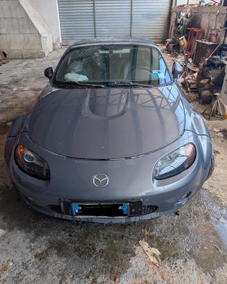 Mazda MX5 NC incidentata