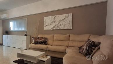 Giulia agricola trilocale adiacente metro a