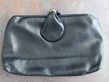 Pochette in pelle nera