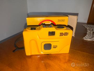 Macchina fotografica vintage da collezione M&M’s