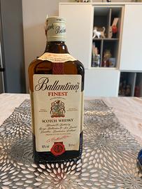 Ballantine's Finest Blended Scotch Whisky