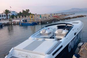 Motoscafo offshore americano baja 320 outlaw