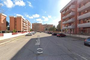 Ponte Mammolo trilocale con giardino e p.auto