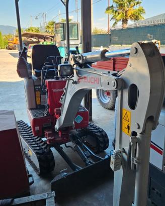 mini escavatore Takeuchi TB 210 R