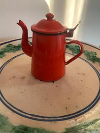 Teiera in metallo smaltato