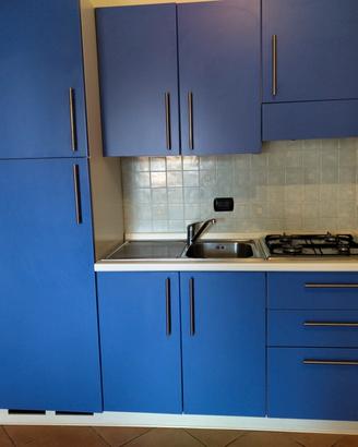 cucina completa di elettrodomestici 