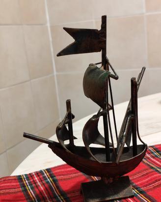 veliero in ferro battuto