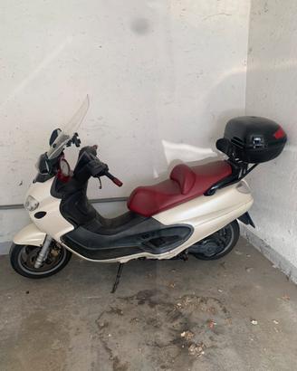 Piaggio 400