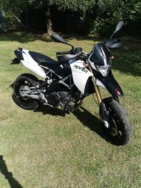 Aprila Dorsoduro 750cc 