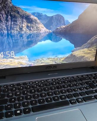 PC ASUS X541U con Intel Core i3