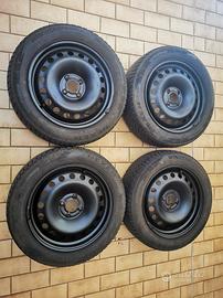 Gomme complete di cerchi 