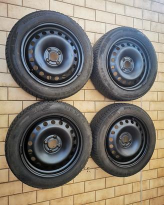 Gomme complete di cerchi 