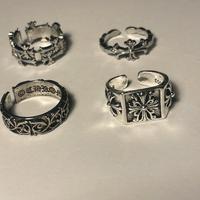 Set di 4 anelli gotici