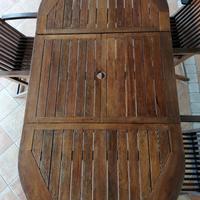 Tavolo in legno da esterno + 6 sedie