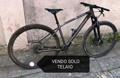 telaio carbonio boost Orbea Alma M30 mtb 29 M