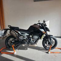 KTM duke 790